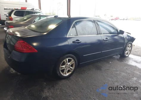 2007 Honda Accord 2.4 Ex z USA, uszkodzony, nr VIN 1HGCM56877A145666